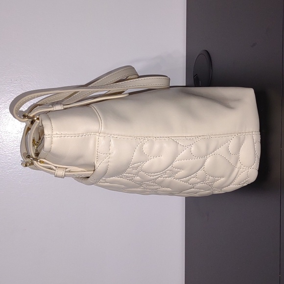 Betsey Johnson Faux Leather Cream Heart Detail Purse Handbag - Picture 4 of 10